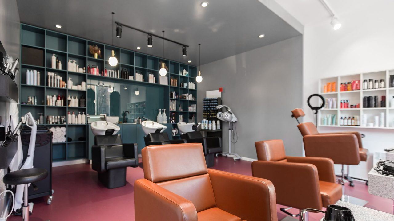 A single-room studio, one of the kinds of business this is built for